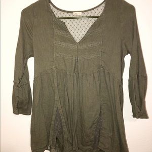 Green Hollister top